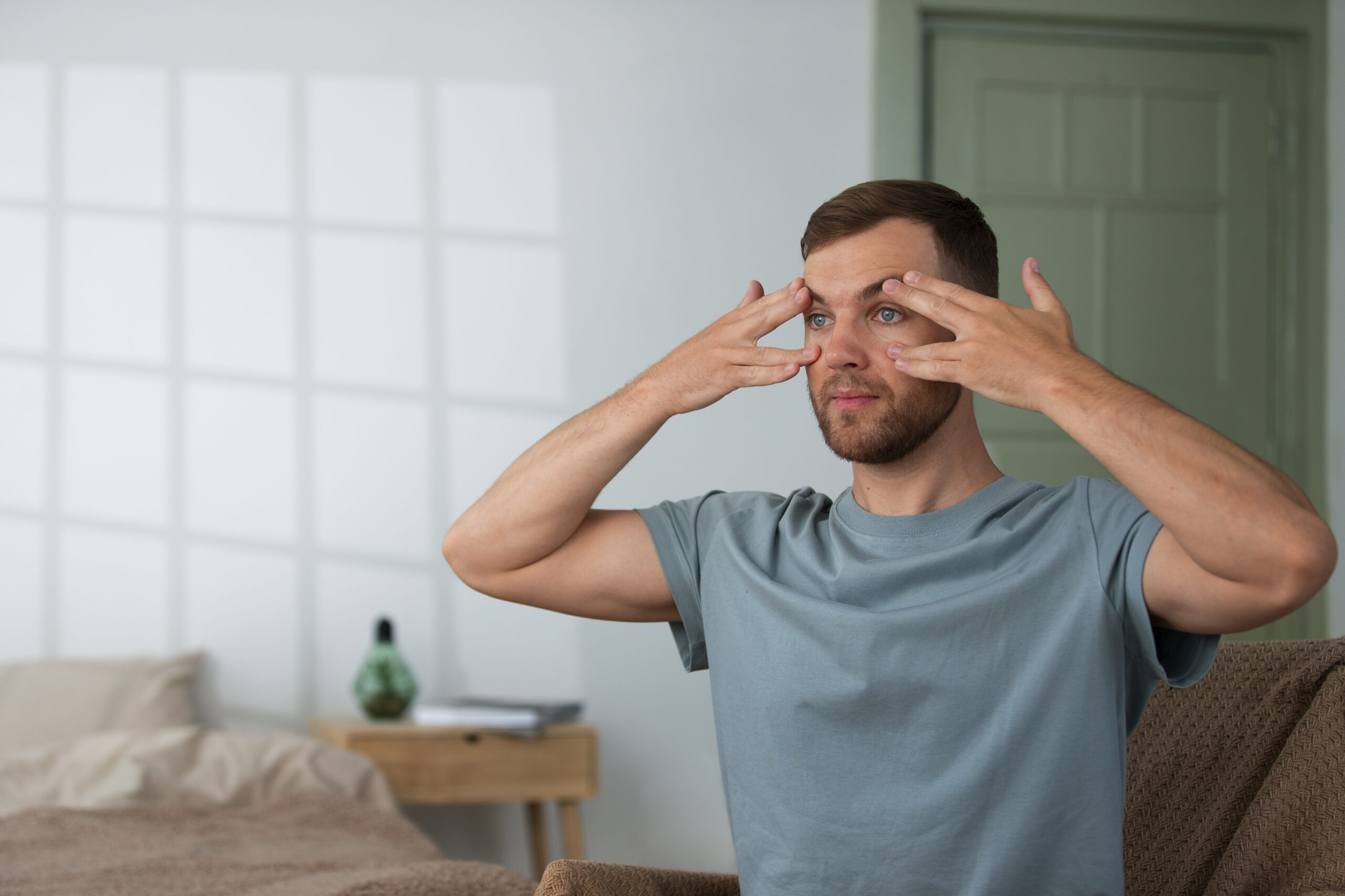 quick stretches to relieve eye strain at work