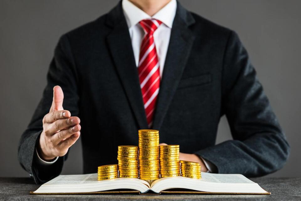 ChatGPT’s 5-Year Get-Rich Game Plan (No MBA Needed)