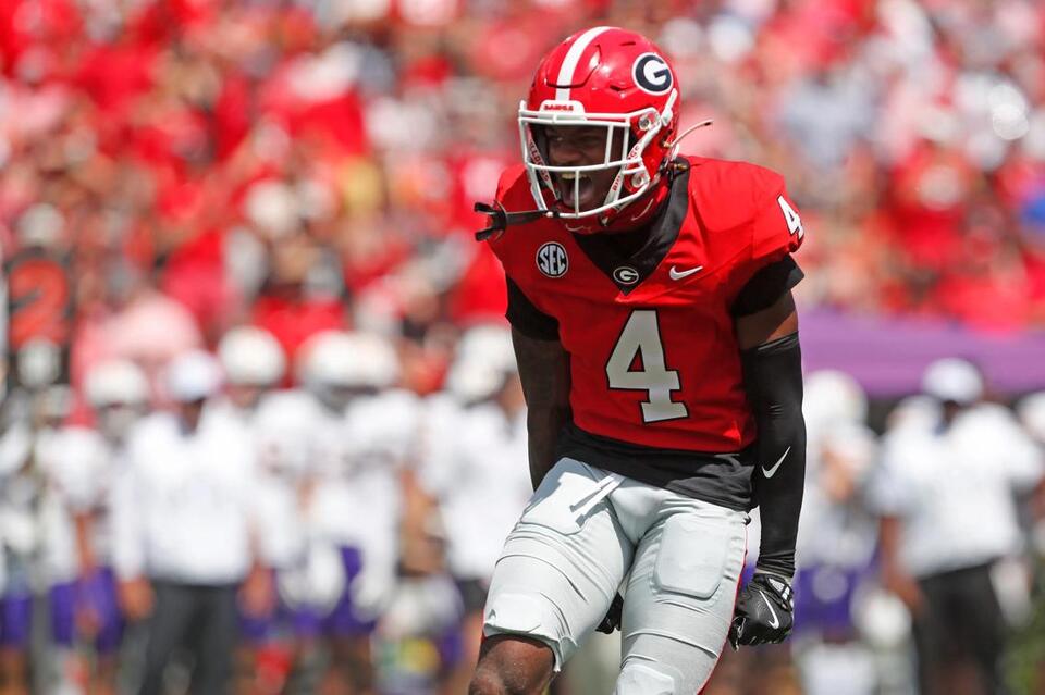 Georgia Bulldogs slip in AP poll—what’s up?