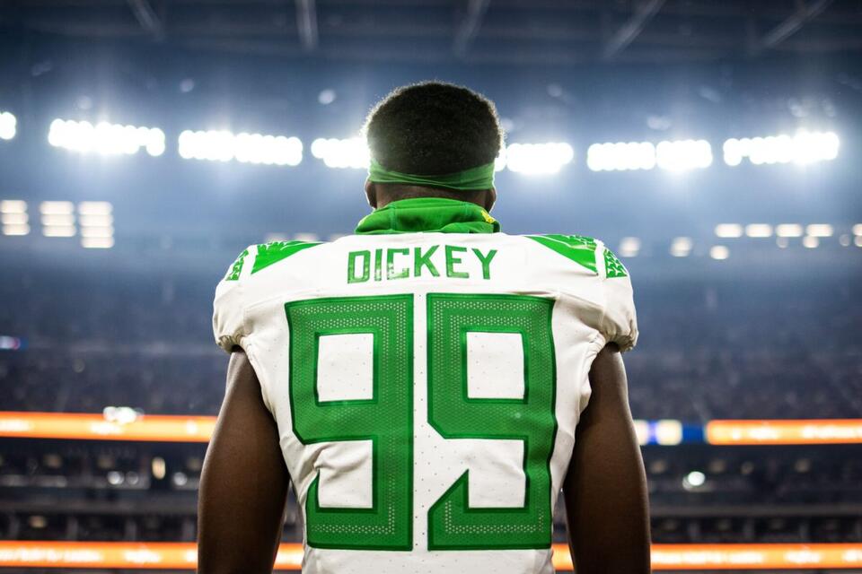 Oregon football faces shakeup with Dickey suspension
