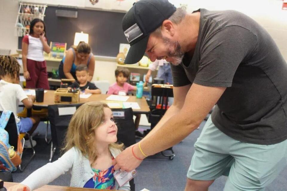 First day buzz: Gainesville schools roll out the red carpet