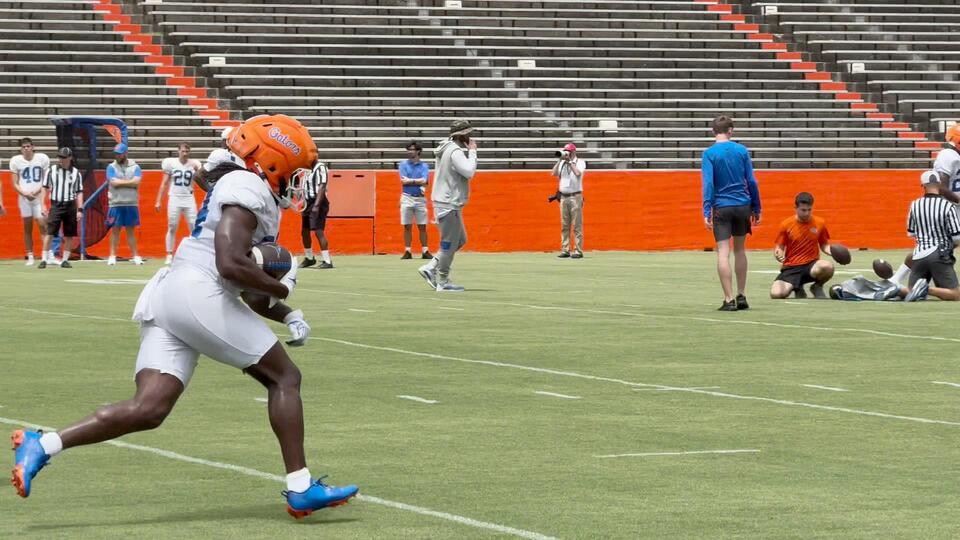 Gators QB battle heats up as Lagway recovers