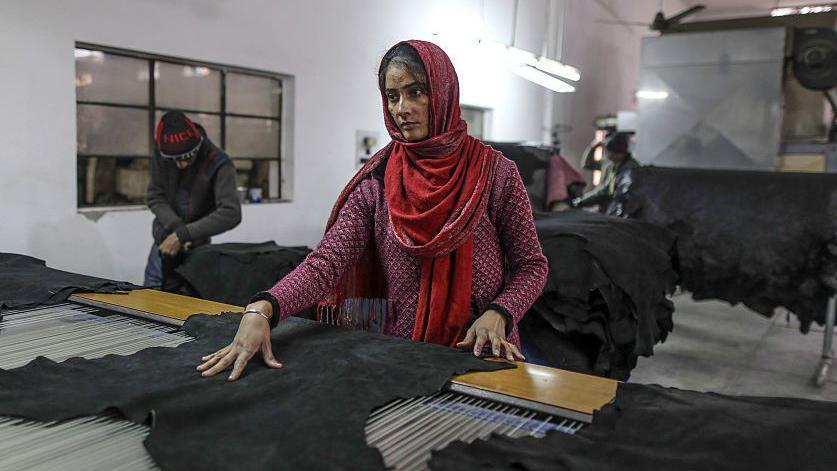 UK Firms Eye Indian Contracts—But There’s a Catch