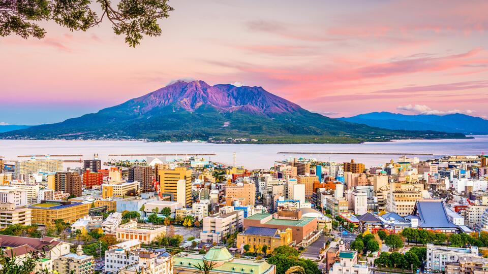 Flight Prices: Where to Save & Where to Splurge