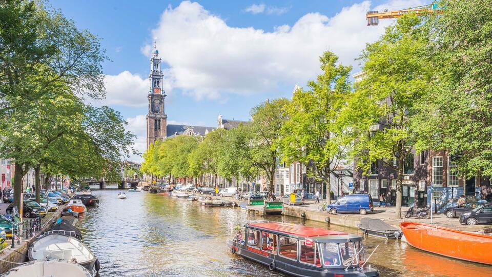 Flight Prices: Where to Save & Where to Splurge