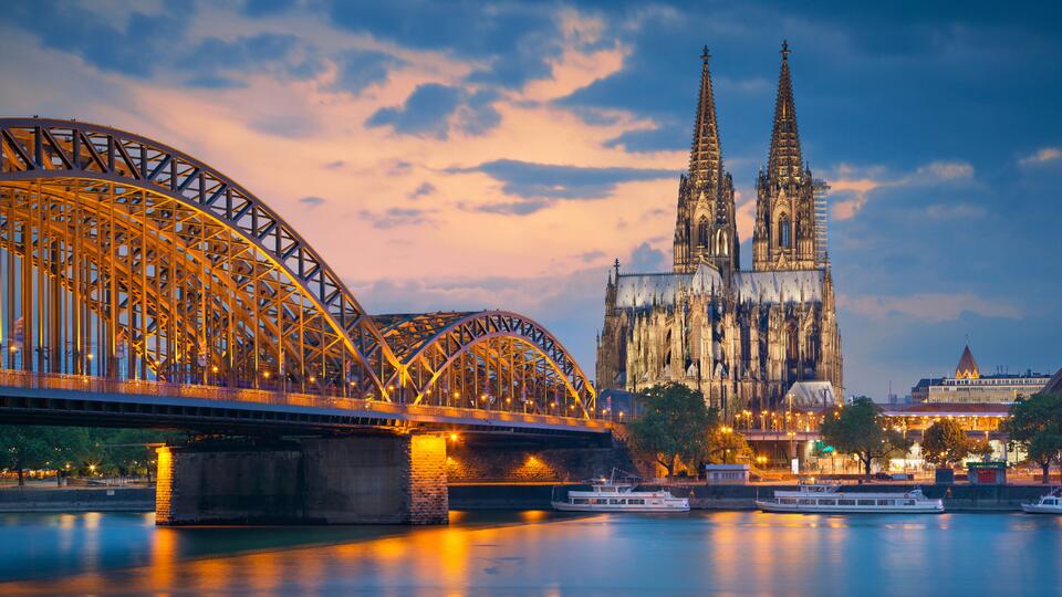 Flight Prices: Where to Save & Where to Splurge