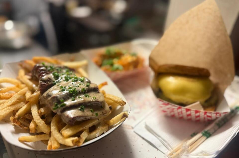 Bushwick’s cult-favorite bar food heads to Manhattan