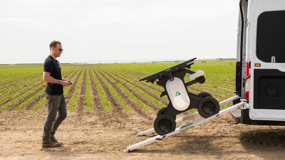 Solar Robots: The New Weed Whackers?