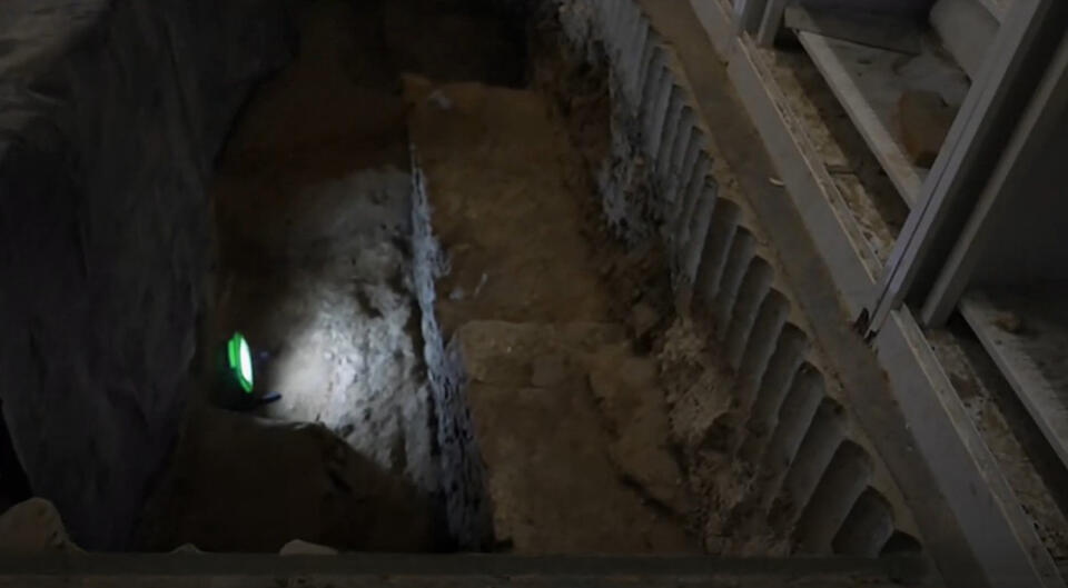 Roman Ruins Found Under London Office!