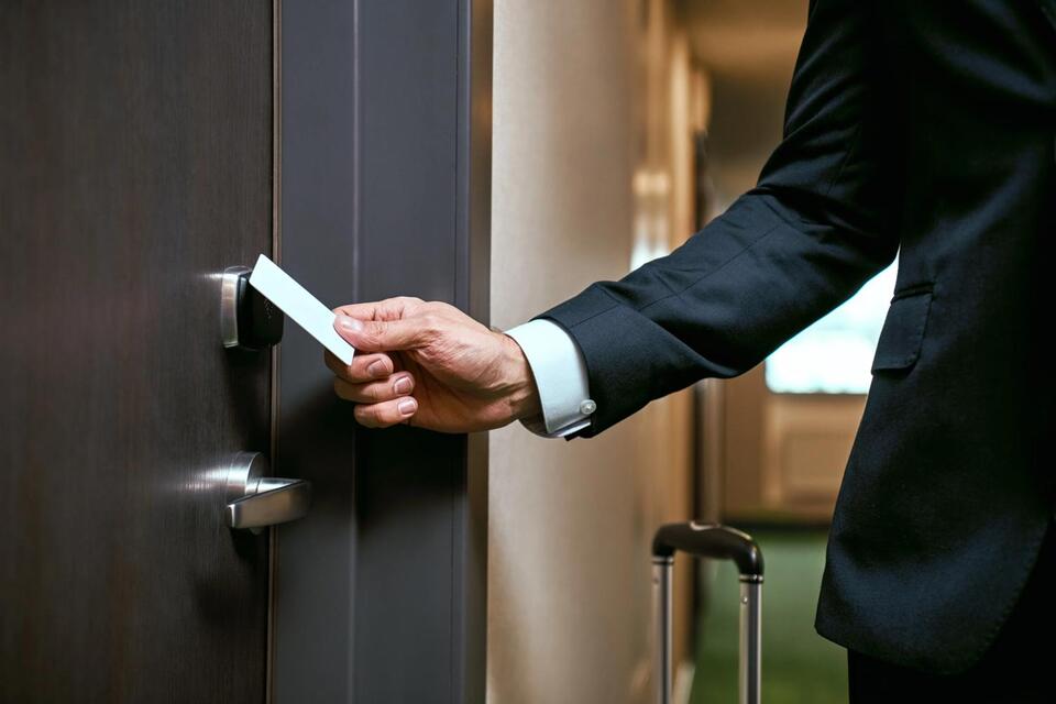 Hotel Checkout Hack Sparks Gen Z vs Boomer Feud