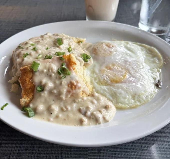 Austin’s 24 Diner: Eggs Benedict anytime