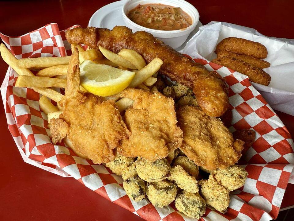 Fort Worth’s Zeke’s Fish & Chips is back!