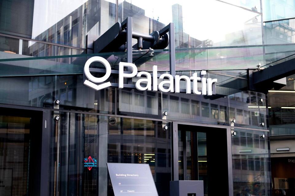 Palantir’s AI Power Move: Why Wall Street’s Buzzing