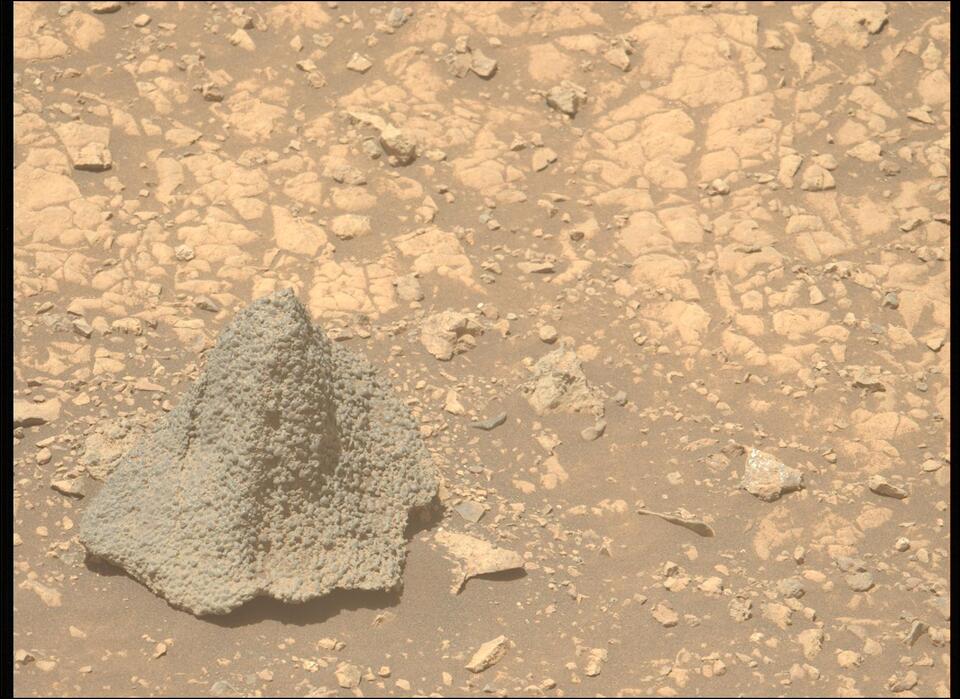 Mars Just Dropped a 'Witch Hat' Selfie
