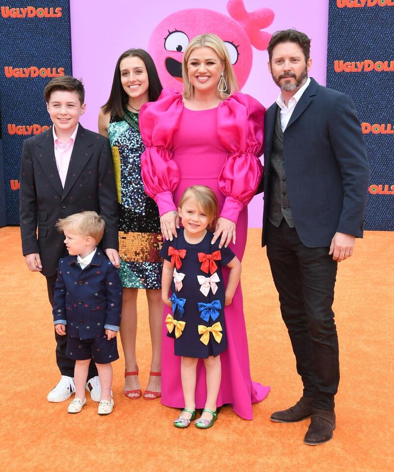Kelly Clarkson’s Ex Dies After Secret Cancer Battle