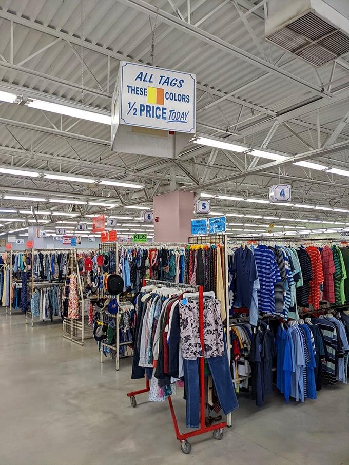 Akron’s thrift haven: Where $40 fills your trunk