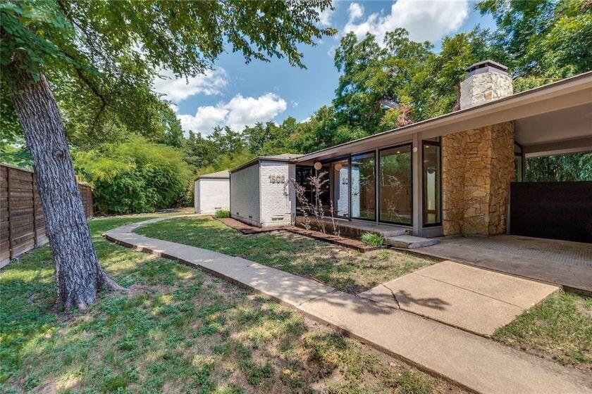 Oak Cliff’s coolest midcentury hideaway