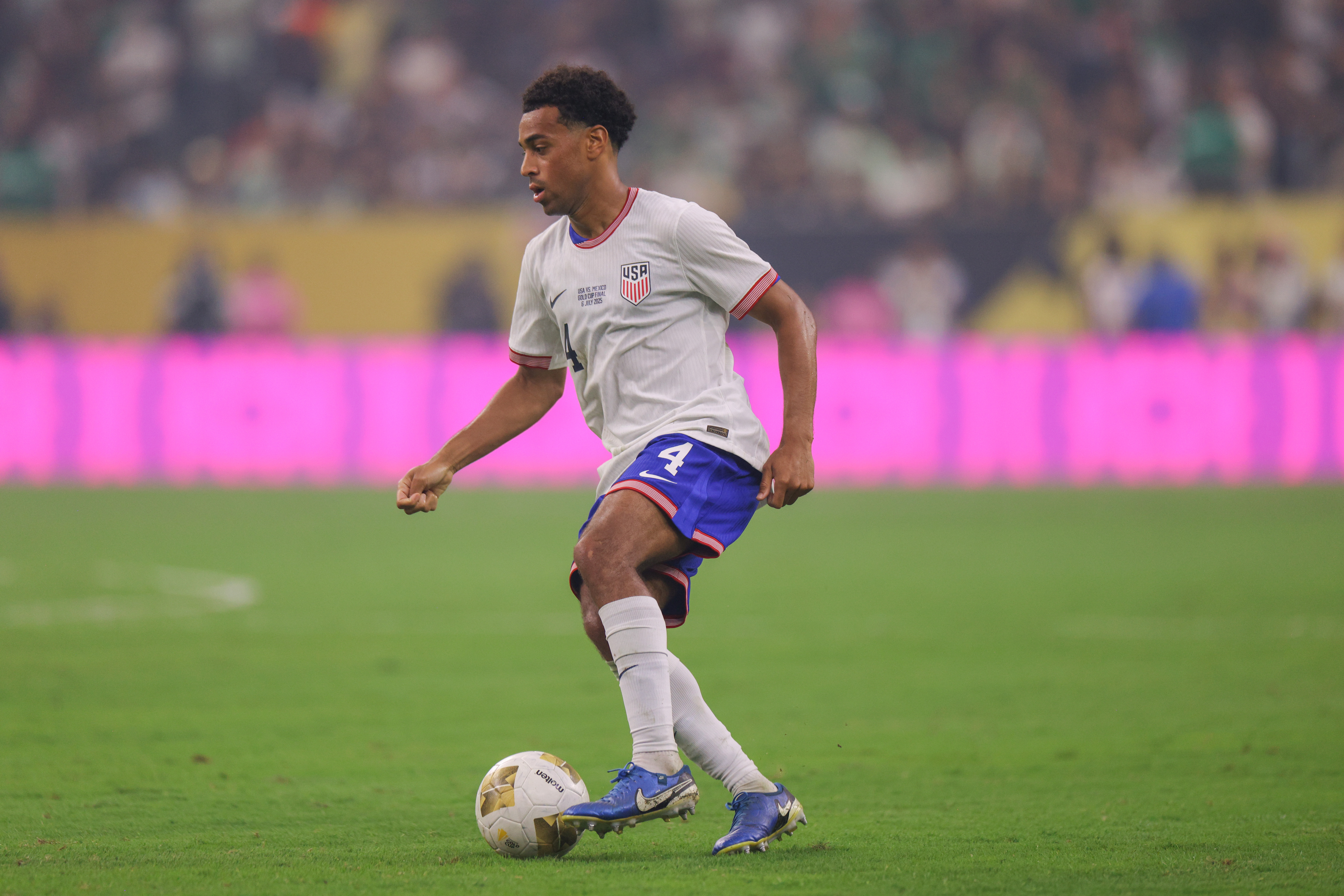 USMNT legends vs. new blood: Who’s right?