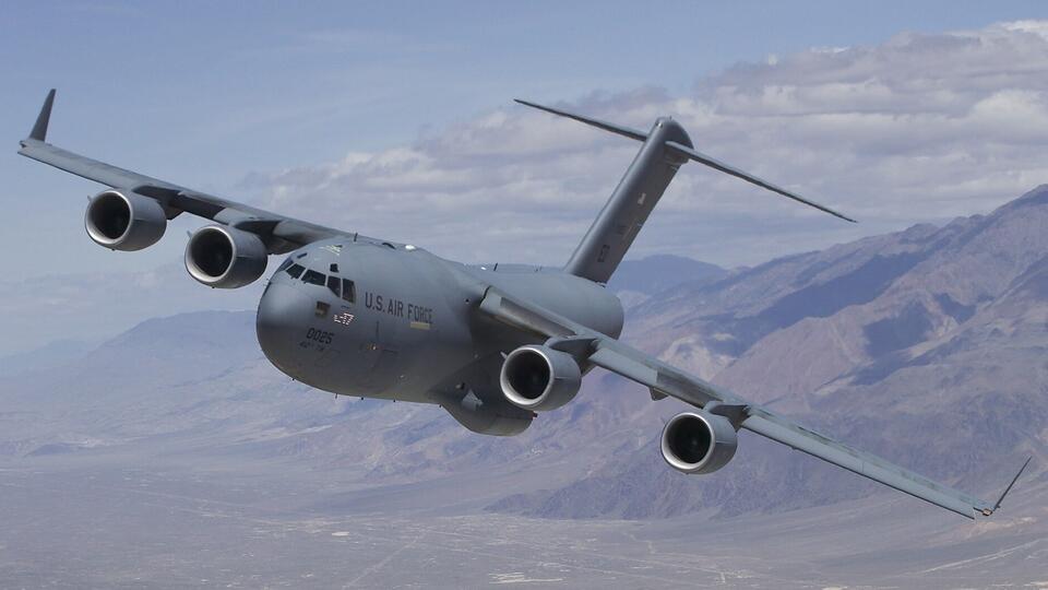 How the C-17 Drops Like a Rock (On Purpose)