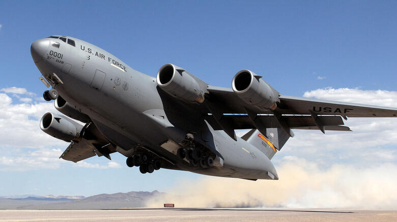 How the C-17 Drops Like a Rock (On Purpose)