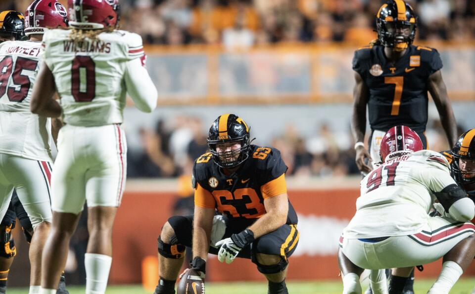 Tennessee Vols fans react to Cooper Mays shade