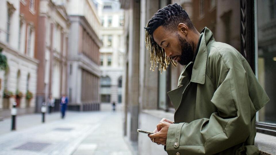 Would You Trust a Digital Gossip App?