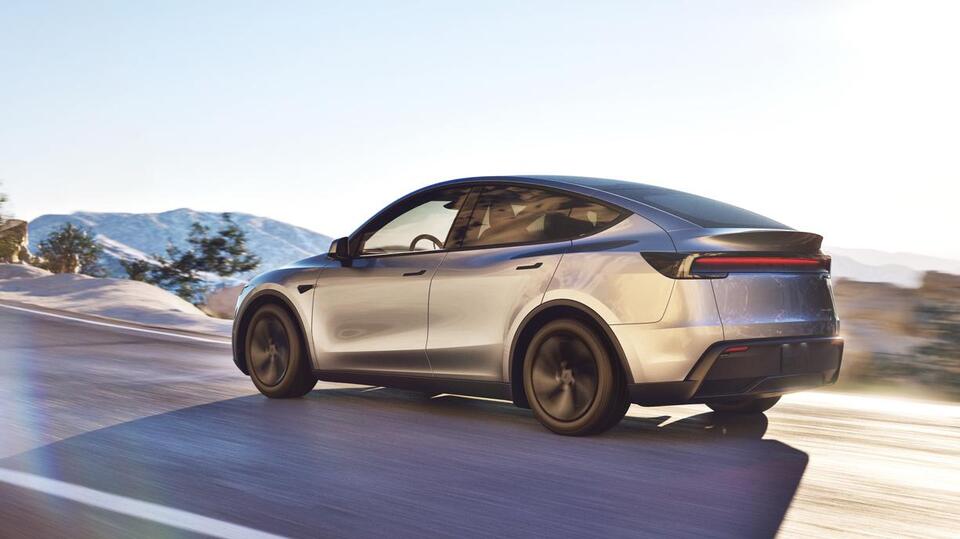 Tesla Autopilot Blamed for Speeding Ticket