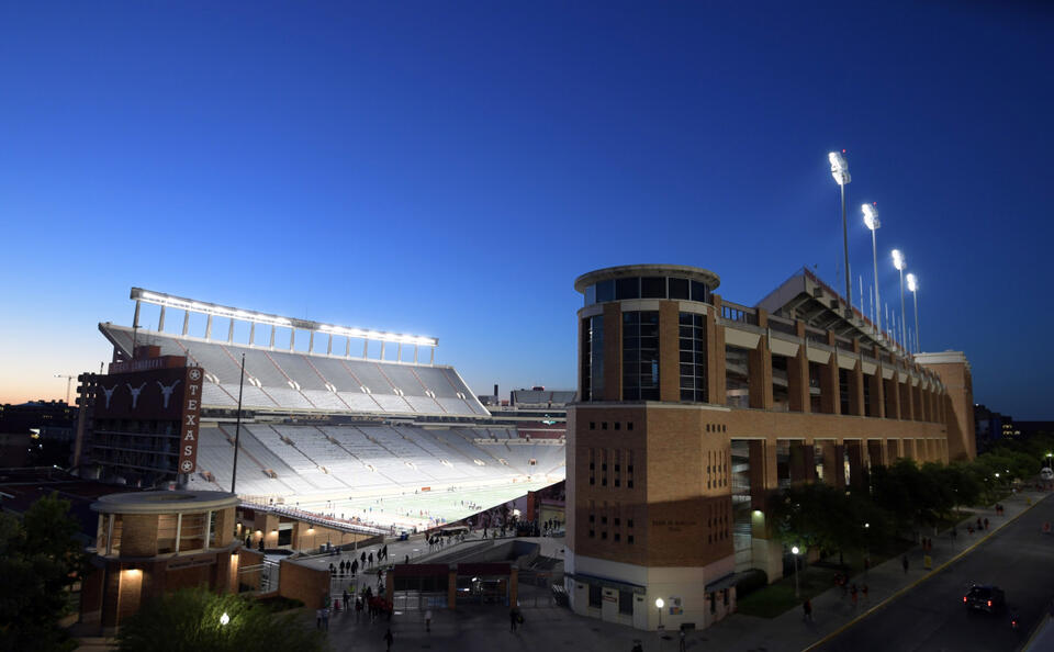 Longhorns vs Buckeyes: Forstall’s Big Decision