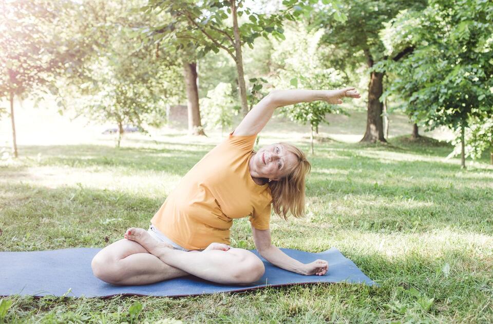 3 Yoga Side Bends You Need to Try