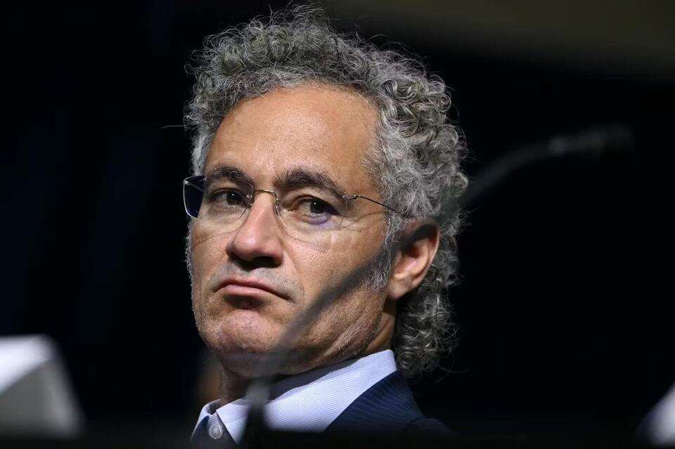 Palantir Stock: Is the Hype Real or Risky?