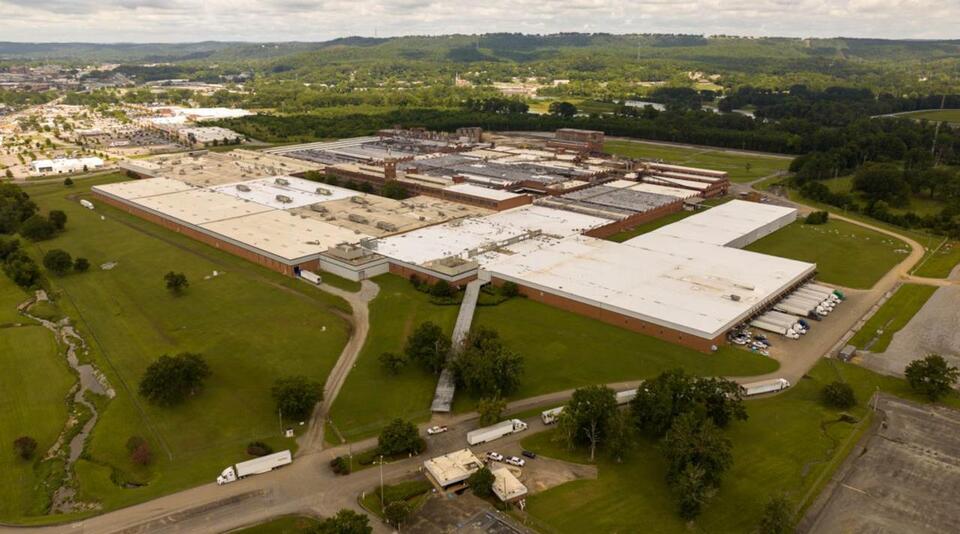 Gadsden’s old Goodyear plant is buzzing again