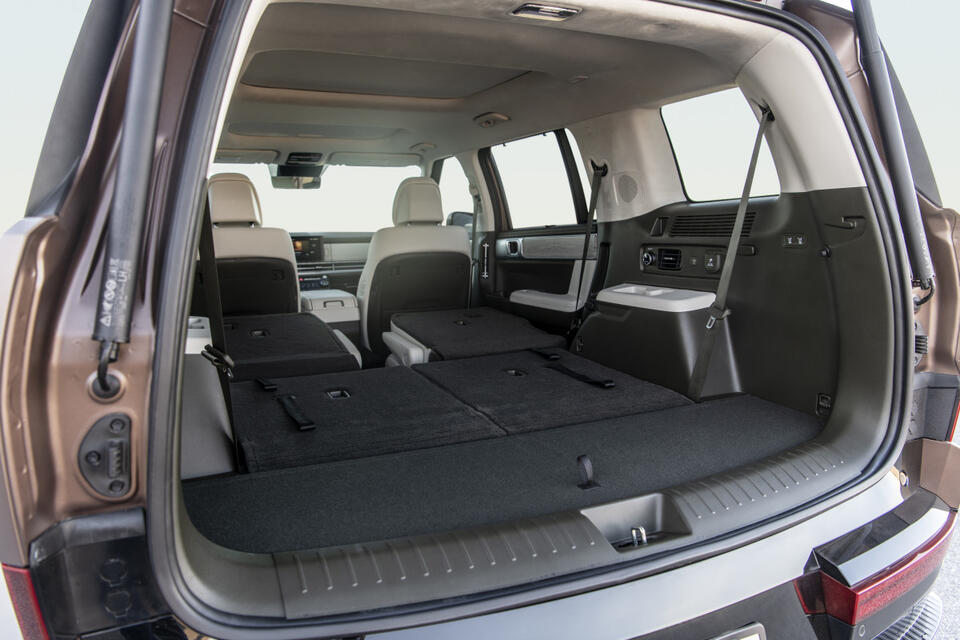 Hyundai’s Santa Fe Hybrid Lease Is Wildly Good