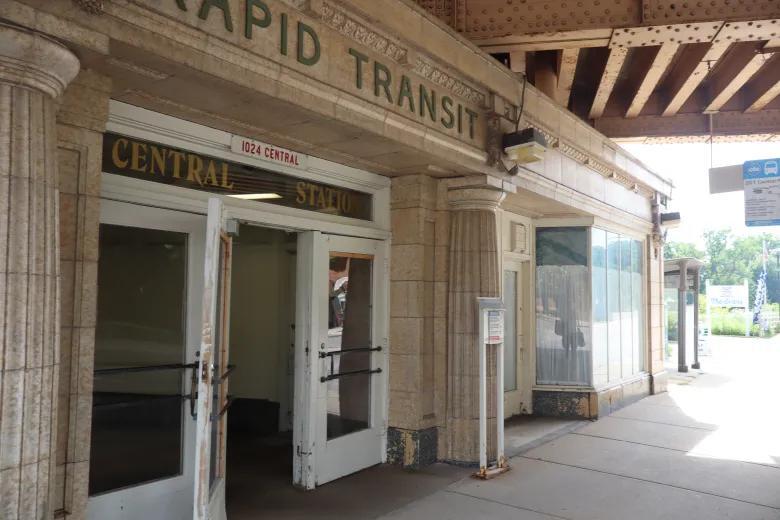 Evanston L stations could become community hubs