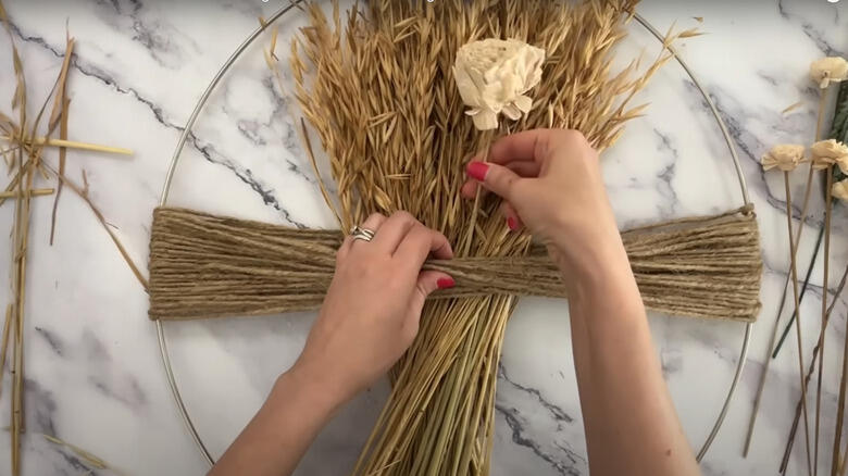 Dollar Tree Hack: Year-Round Wreath DIY