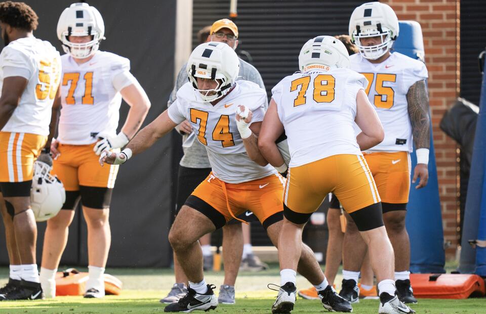 Tennessee’s O-line bond could be their secret weapon