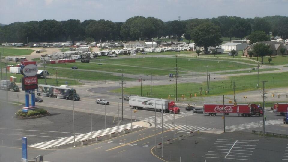 Massive truck convoy rolls through Charlotte for a cause