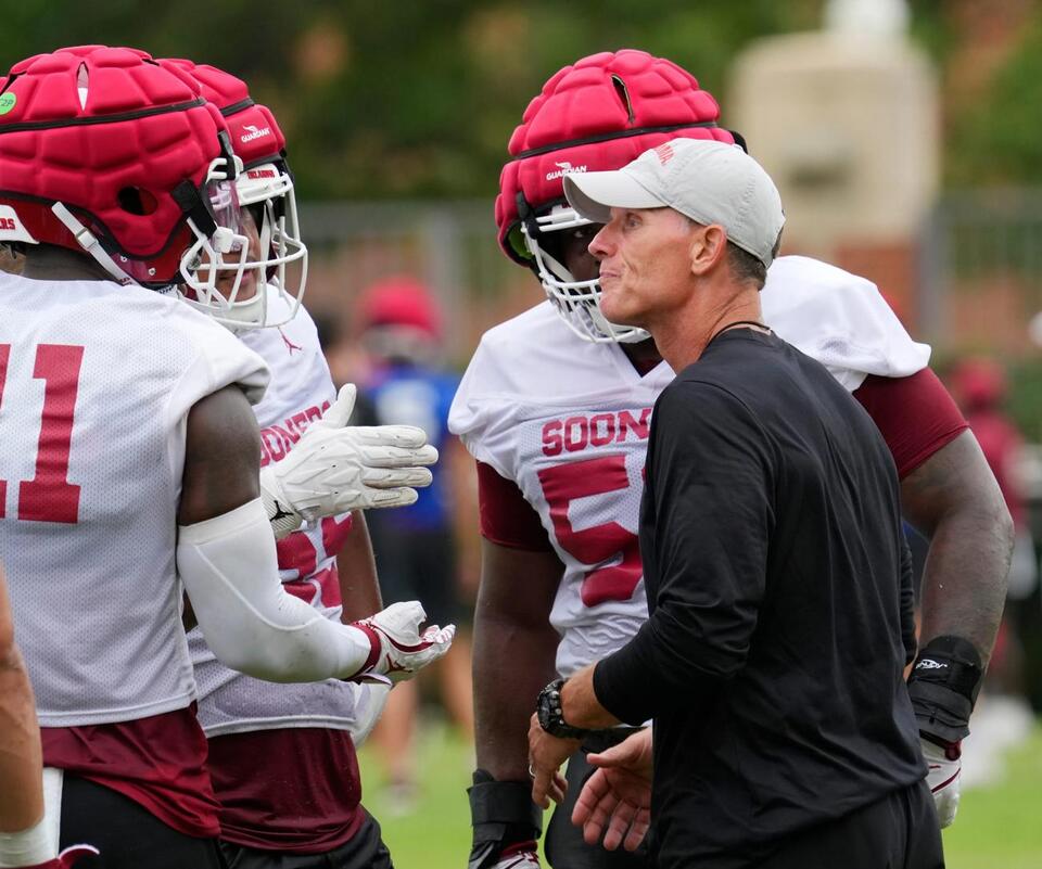 Sooners offense shows real fight in fall camp