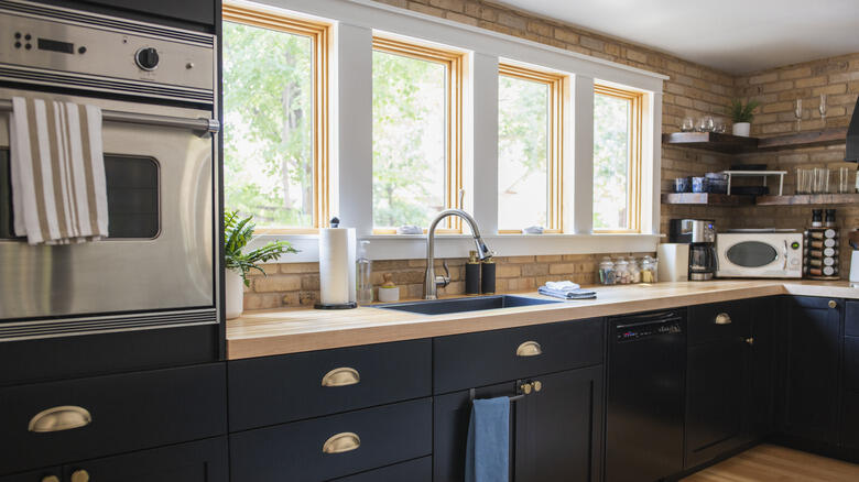 Ditch These Dated Kitchen Cabinets!