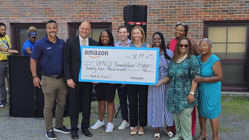 Amazon boosts Detroit students' school prep