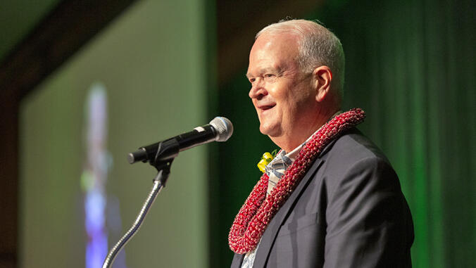 Vance Roley steps down at Shidler College