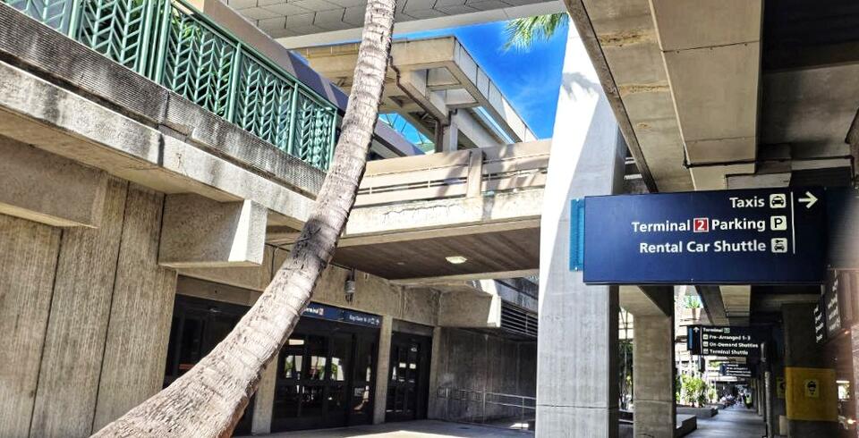 Hawaii Airport Apps: Hit or Miss?