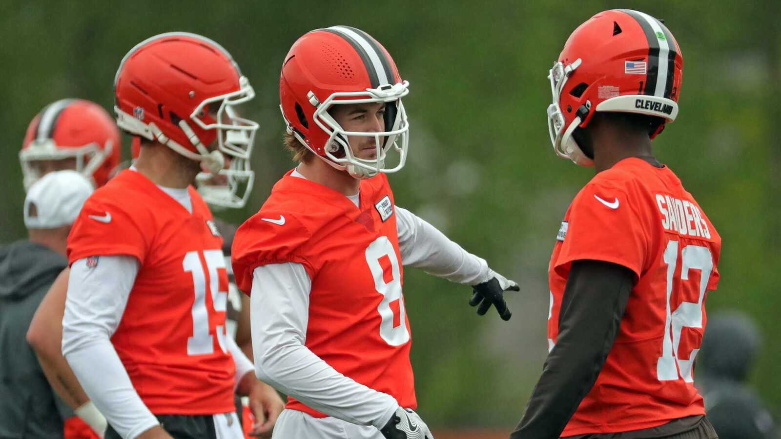 Cleveland's QB dilemma heats up