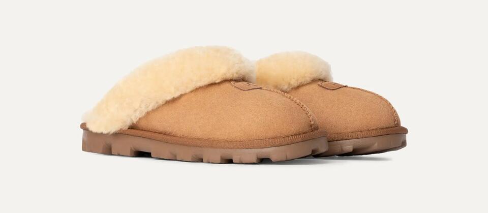 Jennifer Lawrence's Uggs & Basket Bag Combo