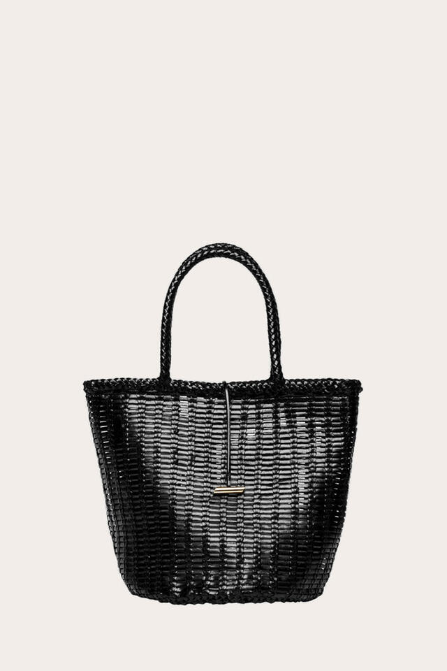 Jennifer Lawrence's Uggs & Basket Bag Combo