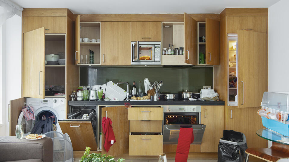 Thrift Store Hack: Kitchen Chaos Tamed!