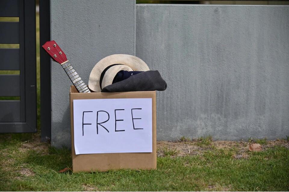 Curbside Treasure Hunt!