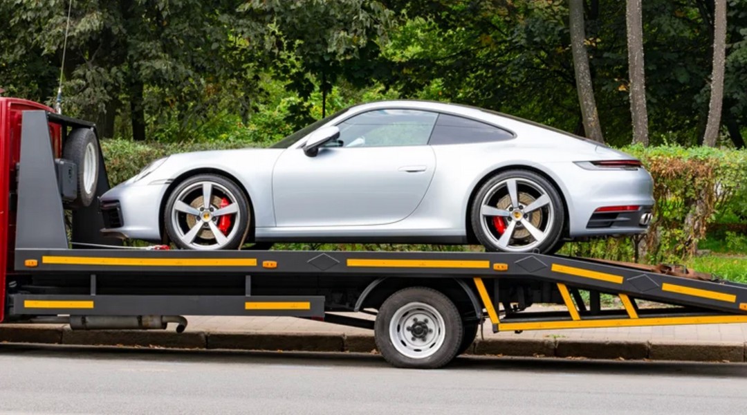 Is it legal to tow a car that's blocking your driveway? 