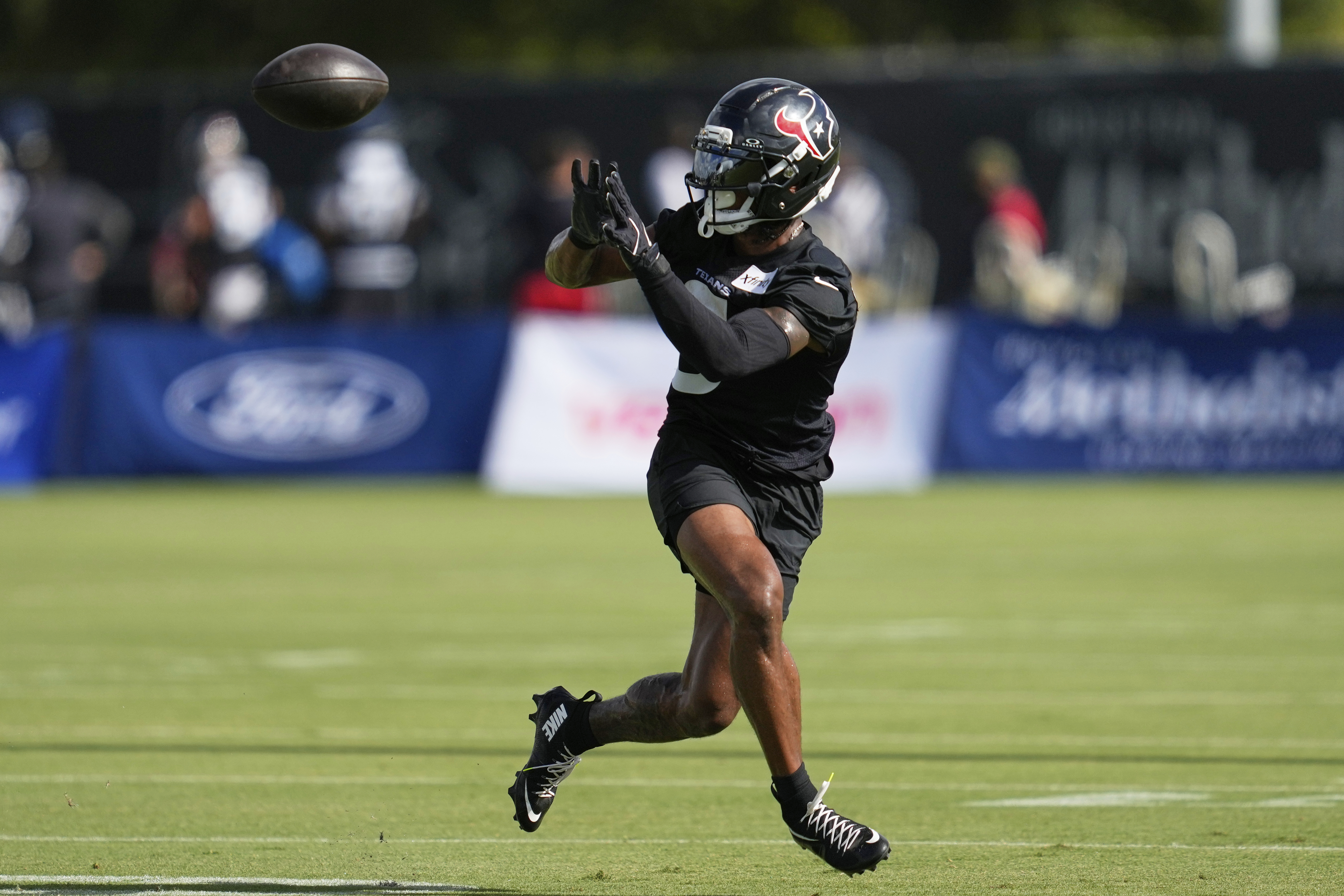 Eagles' Metchie Move: Game-Changer?