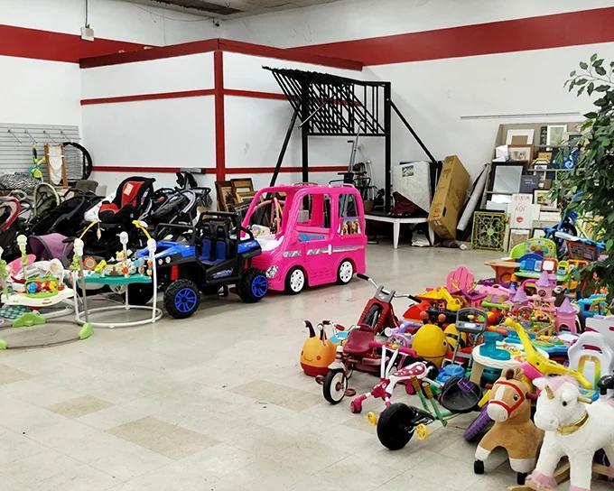 Lawrenceville’s thrift store treasure hunt