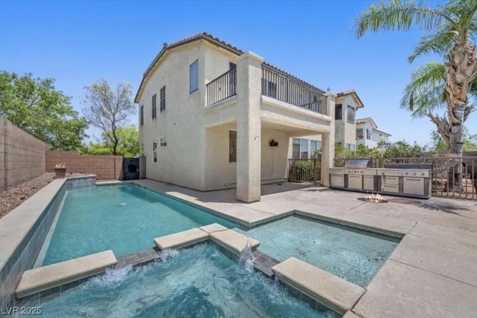 Why Are So Many Homes for Sale in Vegas?